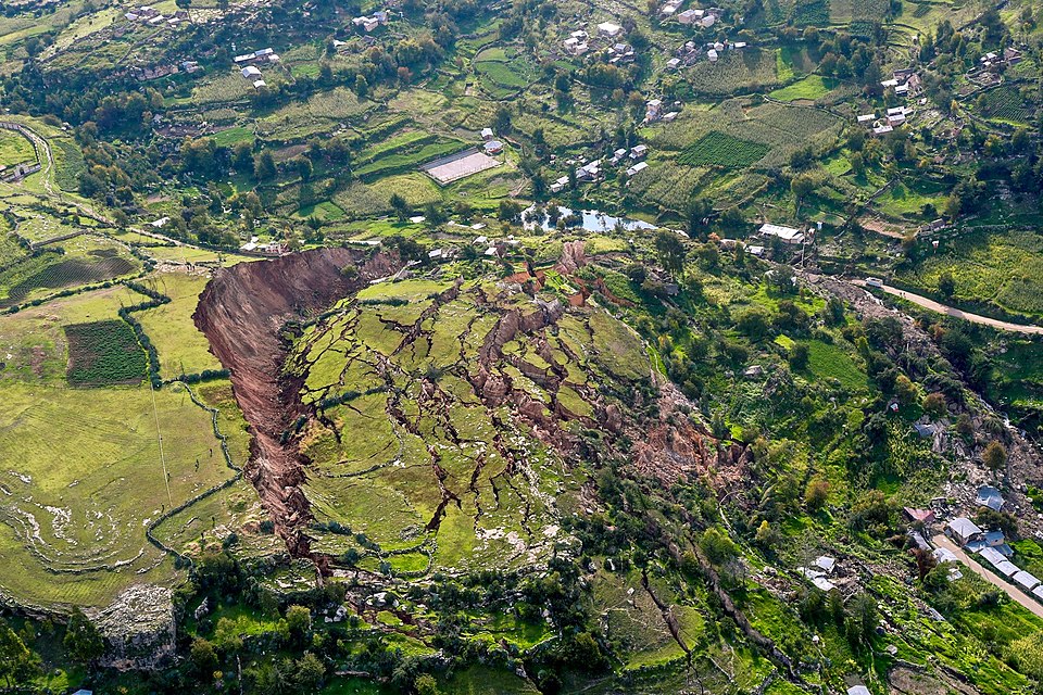 The Peru landslide photo that CS Miano used.