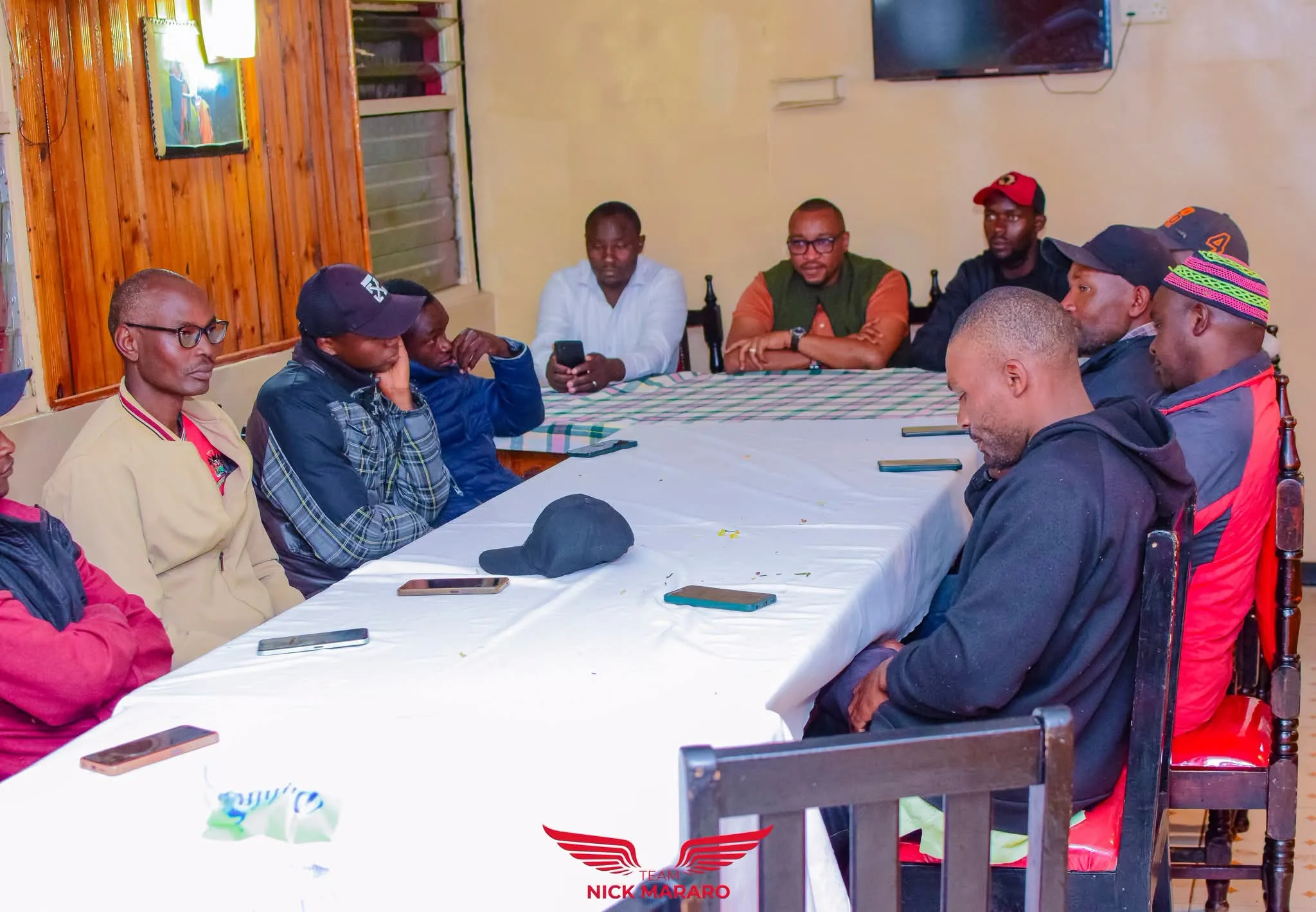 Nick Mararo engages grassroot leaders in Kieni East, Naro Moru town.